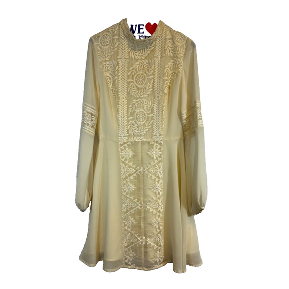 Lucy Paris Dresses & Skirts - Lucy Paris Size S Cream Lace Chiffon Long Sleeve Dress Polyester Fit Flare D3